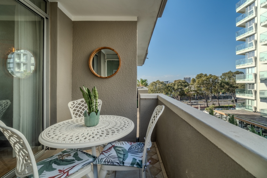 1 Bedroom Property for Sale in Green Point Western Cape